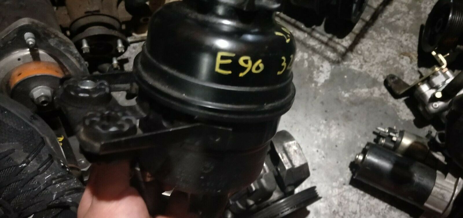 BMW E90 3SERIES 320D POWER STEERING PUMP FLUID BOTTLE 2.0 TURBO DIESEL