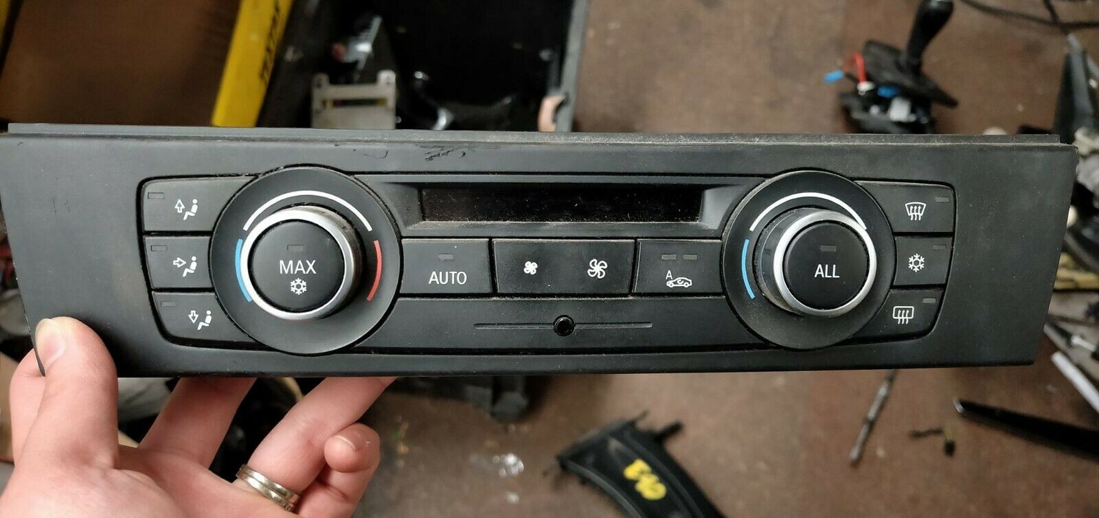 BMW E90 3SERIES 2011 A/C HEATER CLIMATE CONTROL UNIT 0812 6411 924858101 MELBOURNE BIMMER