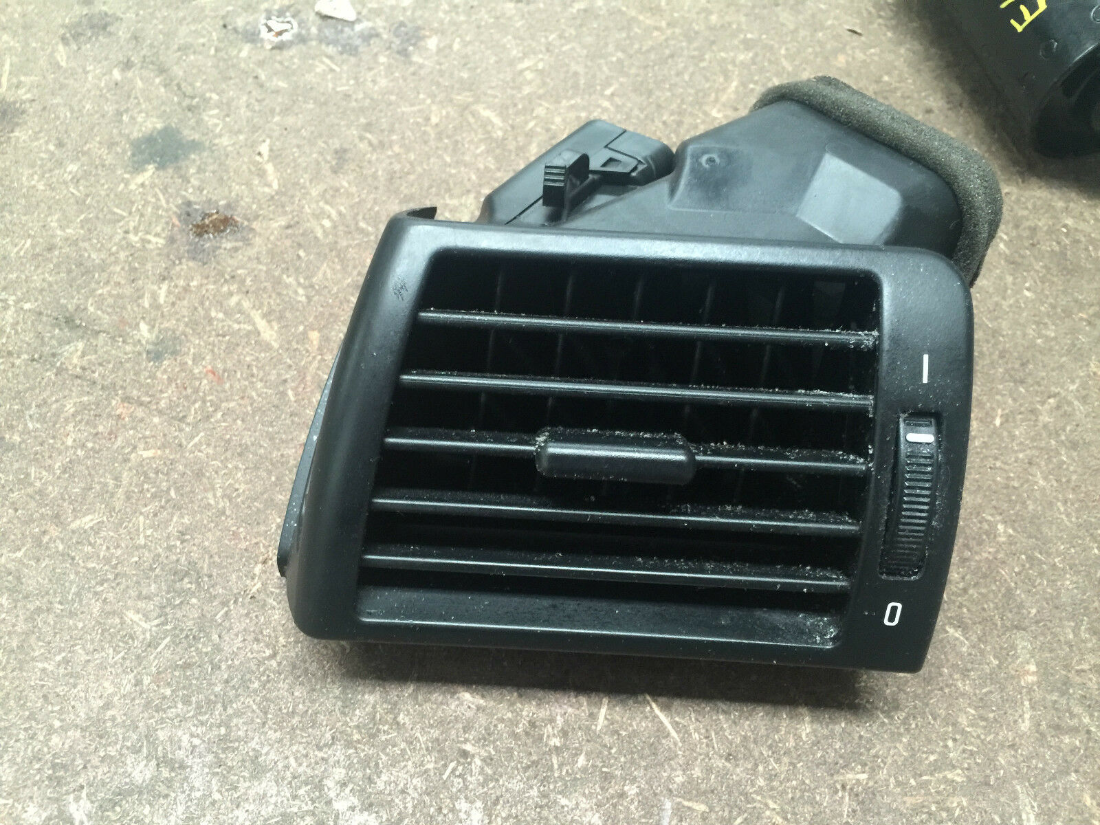 BMW E46 316Ti HATCHBACK COUPE DASH AIR VENT LEFT HAND / PASSENGER SIDE ...