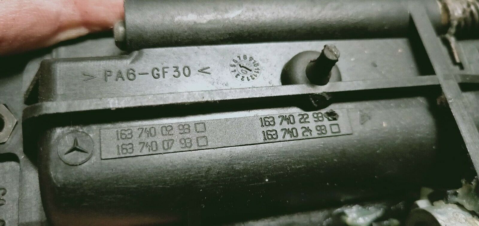 MERCEDES BENZ W163 ML500 2003 TAILGATE HANDLE ACTUATOR FITS 0205 P/N