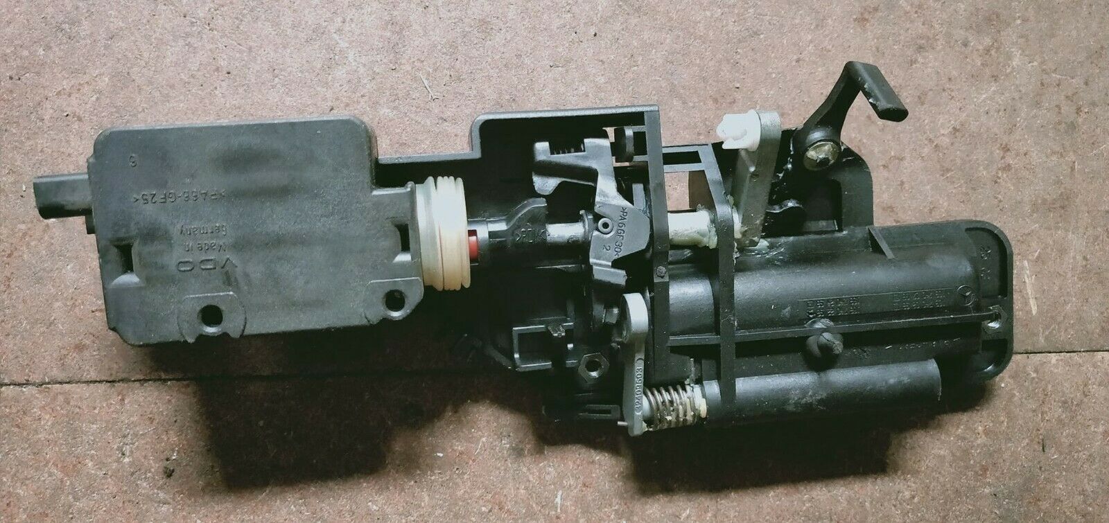 MERCEDES BENZ W163 ML500 2003 TAILGATE HANDLE ACTUATOR FITS 0205 P/N