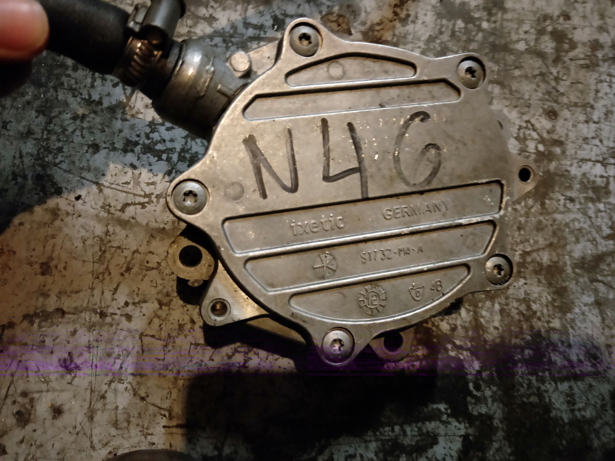 BMW ENGINE BRAKE VACUUM PUMP N46 ENGINE S1732M4A GENUINE MELBOURNE