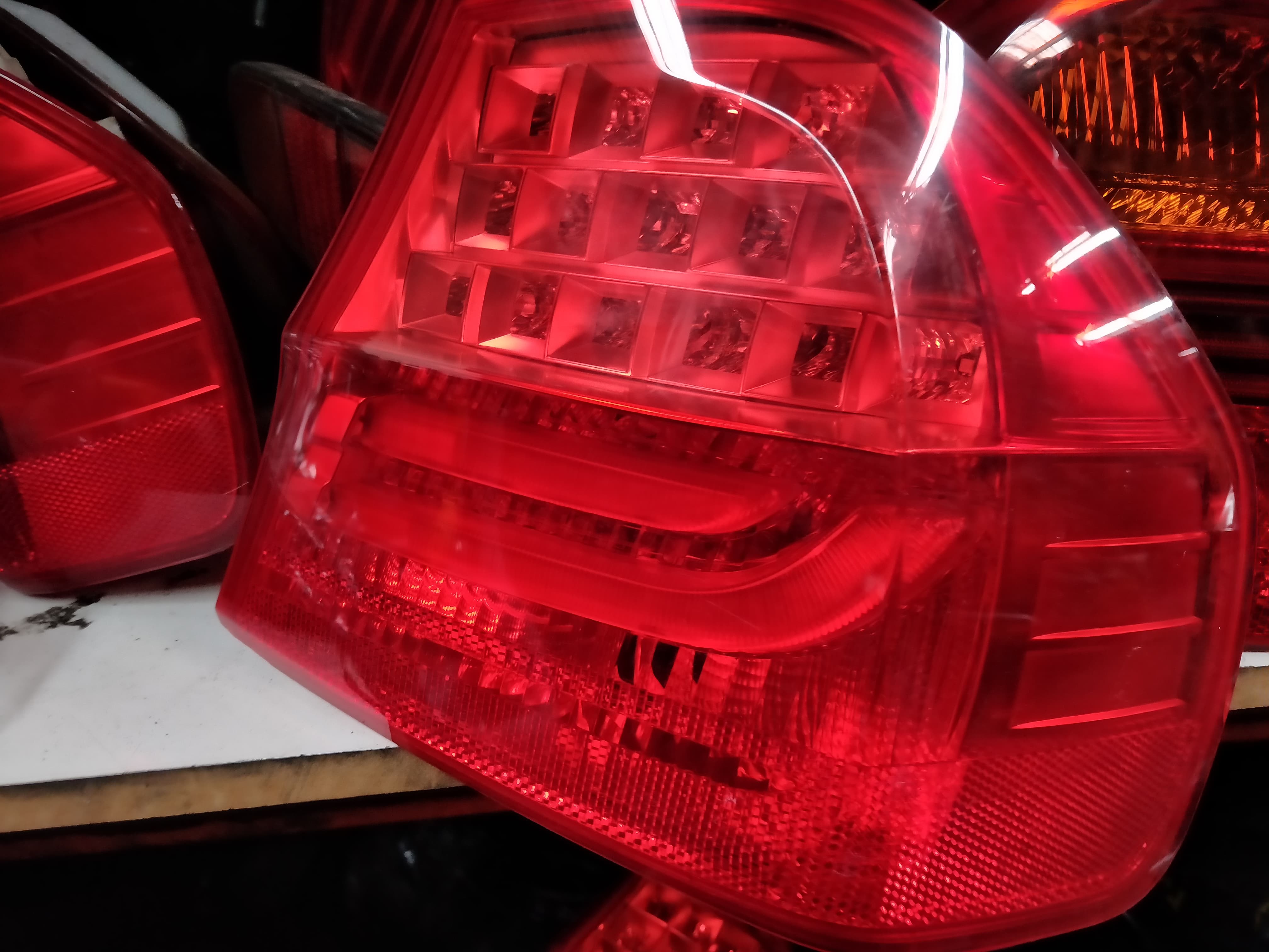 Bulb Socket for Lamp in Trunk Lid (Left) - E91 3-Series Wagon (2006-2010 Bulb Socket for Lamp in Trunk Lid (Left) - E91 3-Series Wagon (2006-2010